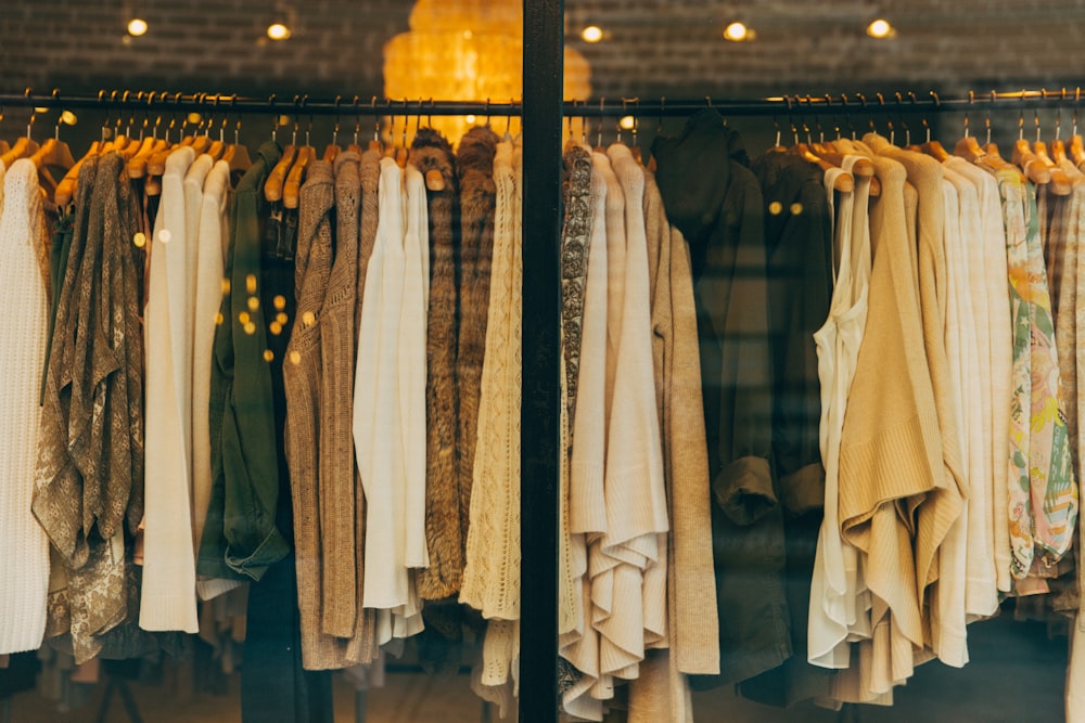Clothing rack for Daamia text search